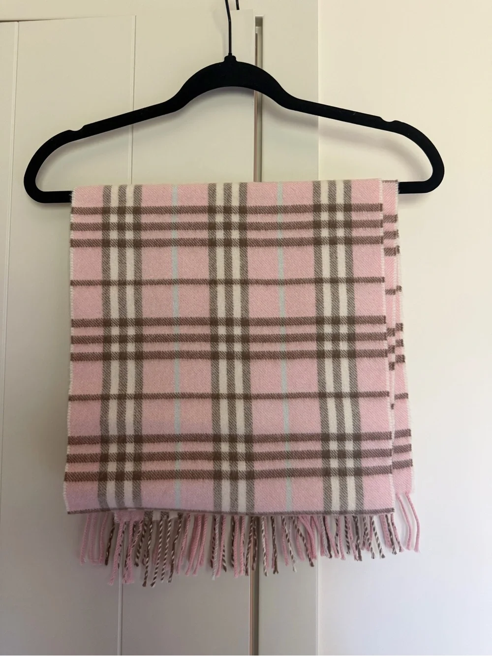 Burberry Classic Check Scarf (Nova Check Pattern)